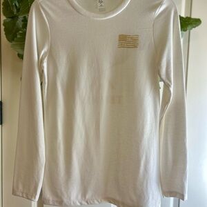 Women’s long sleeve athletic tennis tee